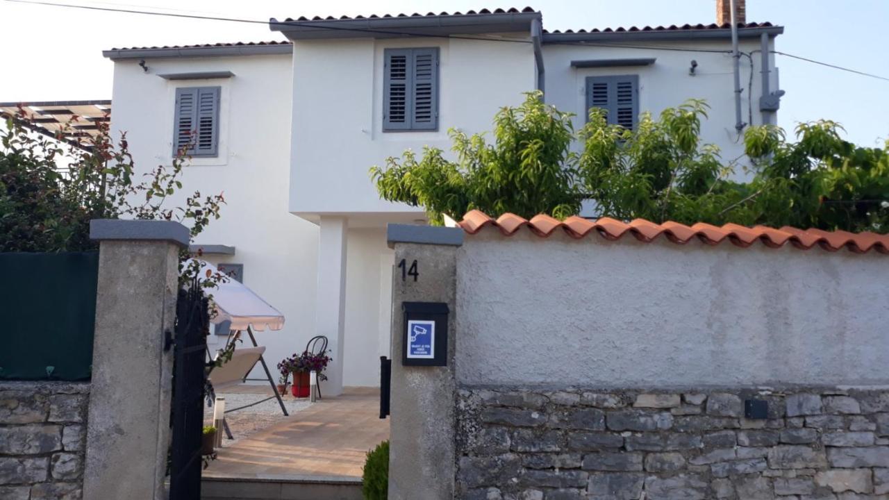 Holiday Home Dioniza Воднян Екстериор снимка