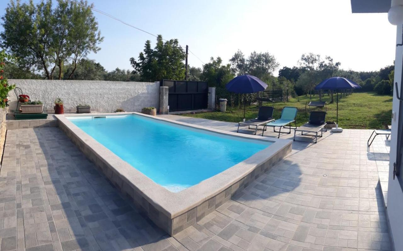 Holiday Home Dioniza Воднян Екстериор снимка