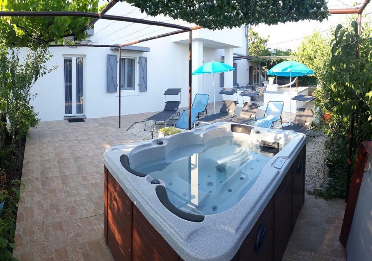 Holiday Home Dioniza Воднян Екстериор снимка